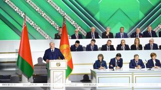 亚历山大·卢卡申科在第七届全白俄罗斯人民大会上向白俄罗斯人民和国民议会发表讲话