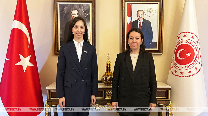 叶甫盖尼娅·博特凯维奇和艾舍·塞岑·乌斯鲁尔 外交部图