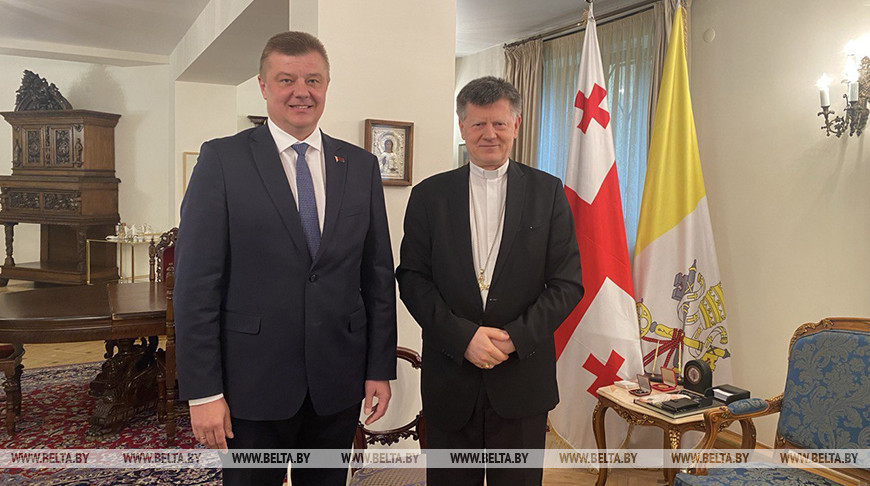 尼古拉·罗加什丘克和安特·约日奇。图源：白俄罗斯驻格鲁吉亚大使馆