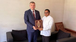 米哈伊尔·卡斯科和维吉塔·赫拉特 图源：外交部