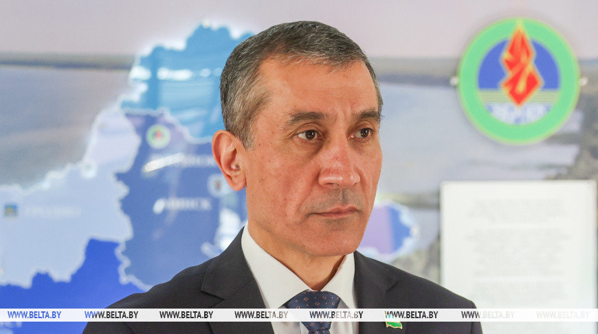 拉赫马图拉·纳扎罗夫 档案中的照片