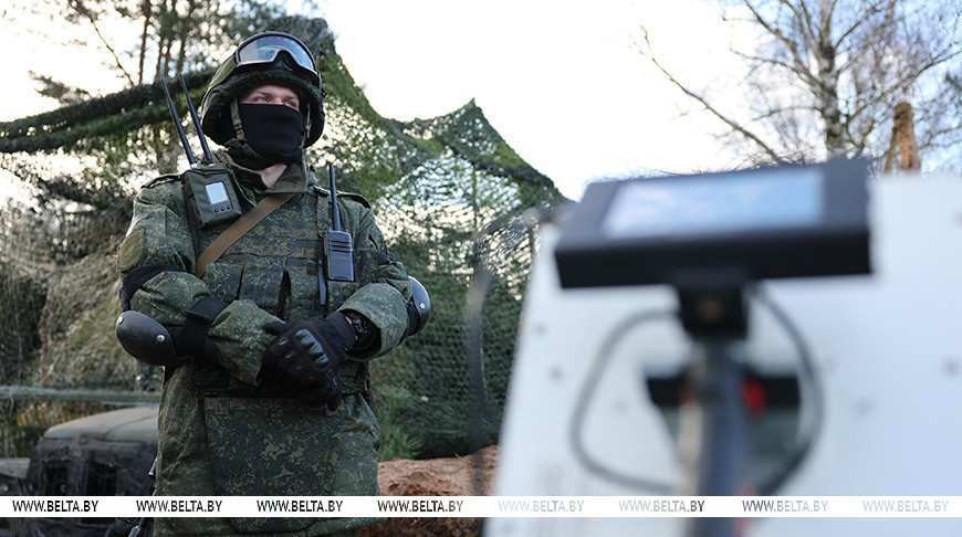 在与列佩尔地区武装力量领导层举行的一次作战会议上