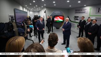 亚历山大·卢卡申科视察“水平线”控股公司期间